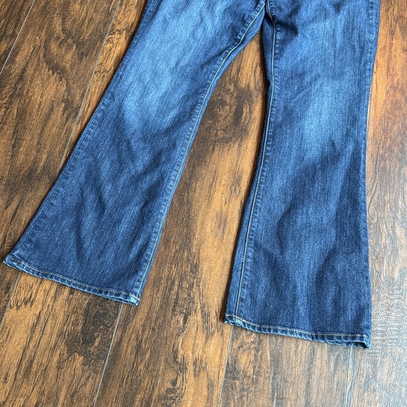 NWOT GAP Perfect Boot Jeans SIZE 12r (G18) - Picture 2 of 7